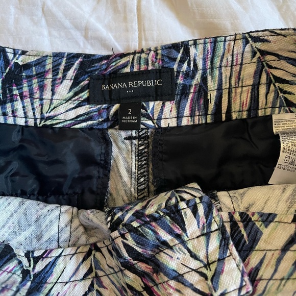 Banana Republic Print Shorts - Picture 4 of 5